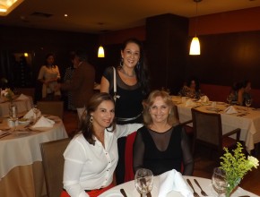 Gina Robinson com Solange Portela e Carmen Vera