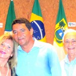 Ebe Prieto, o prefeito Waldenicio Costa e o secretário de turismo, José Macena 