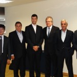 Gervasio Tanabe, diretor executivo, com os dirigentes da Abracorp, Ronaldo Waltrick, Rubens Schwartzmann (presidente em exercício), Edmar Bull (presidente licenciado), Marcos Balsamão e Luis Vabo. 