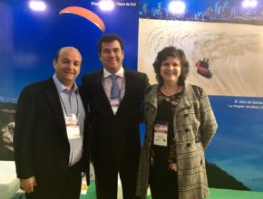 Presidente da ABAV-RN, Abdon Gosson, secretário de turismo do RN, Ruy Gaspar e a presidente da Emprotur, Ana Maria Costa no stand do RN