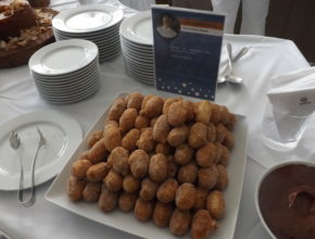 Bolinho de estudante, uma delicia com chocolate do chef Edinho do restaurante Amado